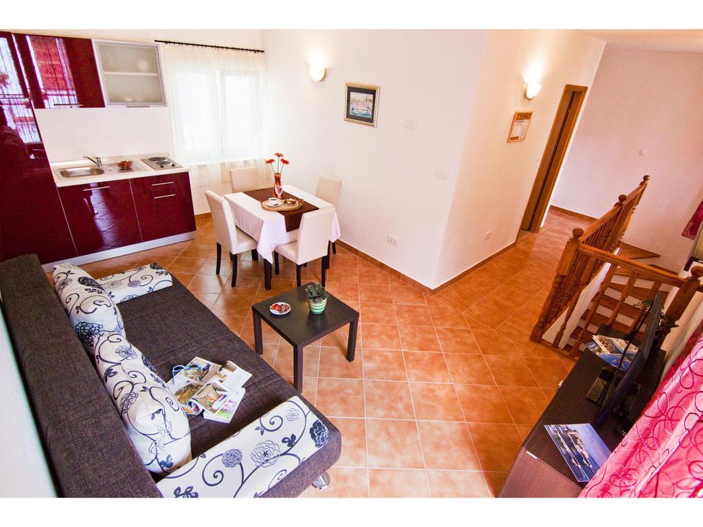Apartments Cambi Kaštela Cameră foto