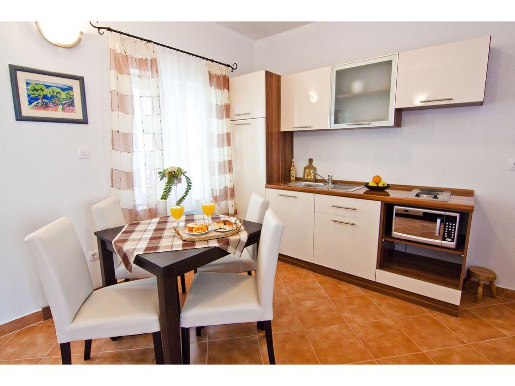 Apartments Cambi Kaštela Cameră foto