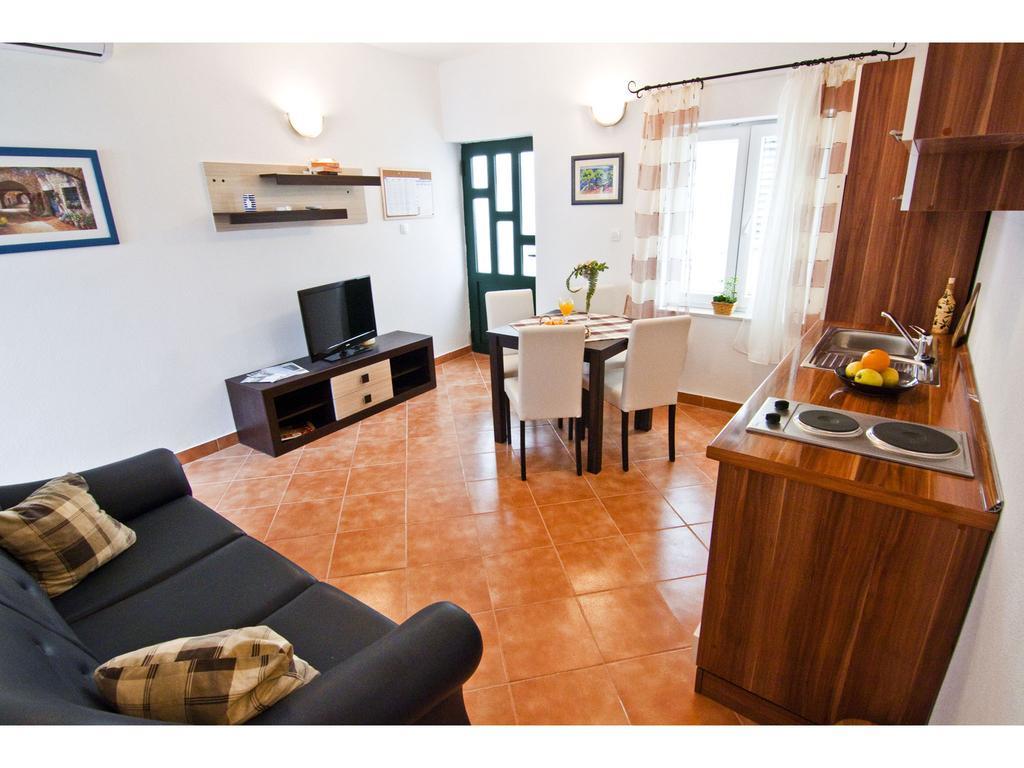 Apartments Cambi Kaštela Cameră foto