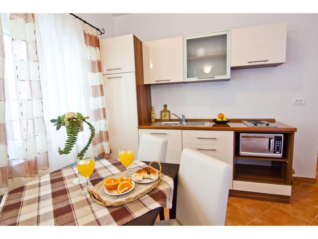 Apartments Cambi Kaštela Cameră foto