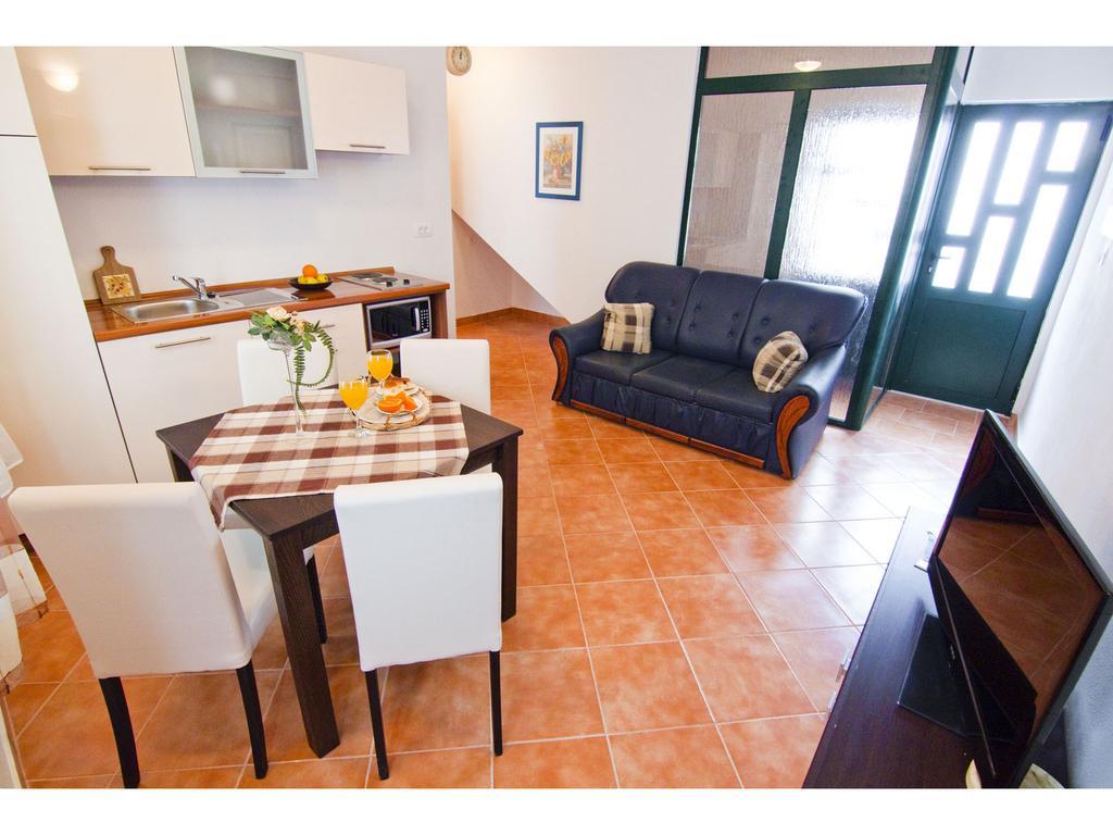Apartments Cambi Kaštela Cameră foto