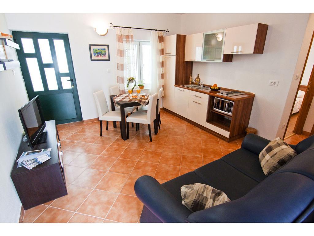 Apartments Cambi Kaštela Cameră foto