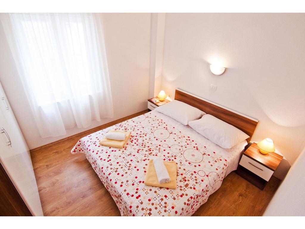 Apartments Cambi Kaštela Cameră foto